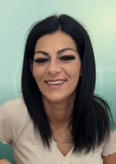 Profilfoto von Angela aus Weinstadt. Berufswunsch: Helfer/in - Verkauf und Reinigungskraft. Branche: Körperpflege, Hauswirtschaft, Hygiene.