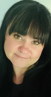 Profilfoto von Yvonne aus Waal. Berufswunsch: Check-In Mitarbeiter/in und Einkäufer/in. Branche: Gastronomie, Hotellerie, Tourismus und Kundenservice.
