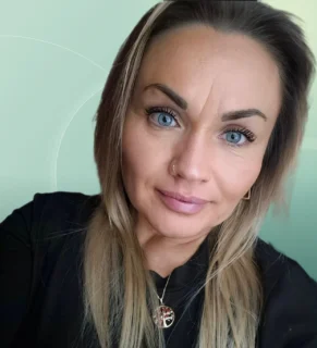 Profilfoto von Tatjana aus Neu-Ulm. Berufswunsch: Fachkraft – Lagerlogistik und Produktionshelfer/in. Branche: Logistik, Transport, Verkehr.