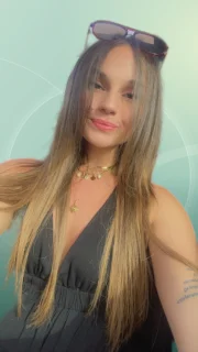 Profilfoto von Lina aus Bamberg. Berufswunsch: Arzt/Ärztin und Fachwirt/in (Immobilien). Branche: Medizin, Psychologie, Pflege und Verkauf, Handel.