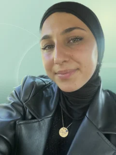 Profilfoto von Zilan aus Kassel. Berufswunsch: Hauswirtschafter/in. Branche: Reinigung, Facility Management.