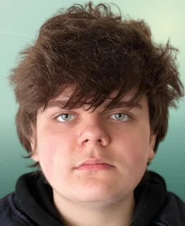 Profilfoto von Nico aus Wilhelmshaven. Berufswunsch: Automobilkaufmann/-frau und Elektroniker/in – Informations- und Systemtechnik. Branche: Elektronik und IT, Informatik, Programmierung.
