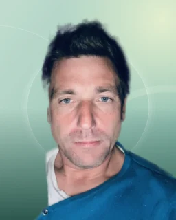 Profilfoto von Nenad aus Obertal. Berufswunsch: Model. Branche: Design, Musik, Tanz, Schauspiel.