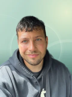 Profilfoto von Philipp aus Euskirchen. Berufswunsch: Fotograf/in und Abfüller/in. Branche: Marketing, Werbung und Medien, Verlag, Druck.