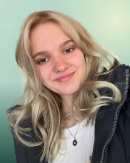 Profilfoto von Lara aus Loffenau. Berufswunsch: Reinigungskraft. Branche: Körperpflege, Hauswirtschaft, Hygiene.