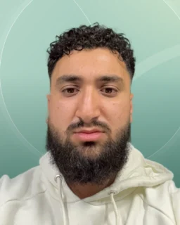 Profilfoto von Ali aus Berlin. Berufswunsch: Fliesen-, Platten- und Mosaikleger/in. Branche: Bauwesen, Architektur.