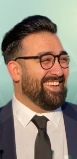 Profilfoto von Osman aus Forstinning. Berufswunsch: Bankkaufmann/frau. Branche: Beratung, Consulting und Elektronik.
