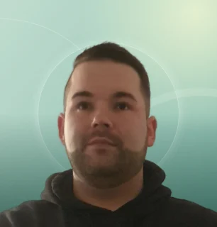 Profilfoto von Jonas aus Oesterholz-Haustenbeck. Berufswunsch: Kommissionierer/in und Logistikhelfer/in. Branche: Logistik, Transport, Verkehr und Schutz, Ordnung, Sicherheit.