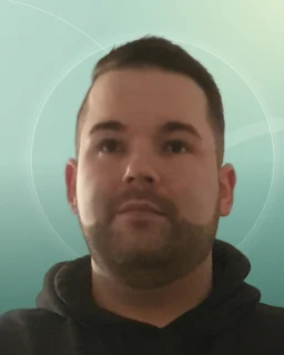 Profilfoto von Jonas aus Oesterholz-Haustenbeck. Berufswunsch: Kommissionierer/in und Logistikhelfer/in. Branche: Logistik, Transport, Verkehr und Schutz, Ordnung, Sicherheit.
