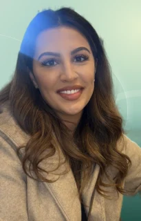 Profilfoto von Henna aus Kassel. Berufswunsch: Bürohelfer/in und Check-In Mitarbeiter/in. Branche: Beratung, Consulting und Kundenservice.