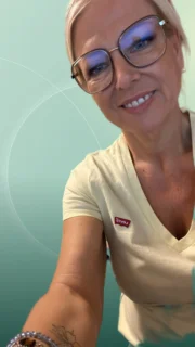 Profilfoto von Sylvie aus Ozero Shybyndy. Berufswunsch: Empfangsmitarbeiter/in. Branche: Wirtschaft, Sekretariat.