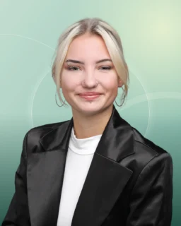 Profilfoto von Liv-Estelle aus Emden. Berufswunsch: Alltagshelfer/in und Babysitter/in. Branche: Gastronomie, Hotellerie, Tourismus.