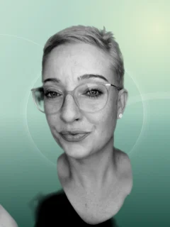 Profilfoto von Manuela. Berufswunsch: City-/Flächen-Manager/in und Fachkraft – Pfegeassistenz. Branche: Management.
