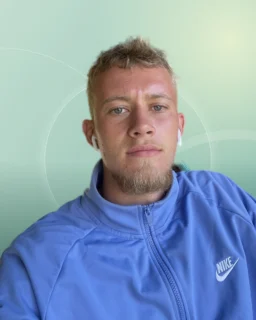 Profilfoto von Louis aus Erfurt. Berufswunsch: Automobilkaufmann/-frau. Branche: Kundenservice.
