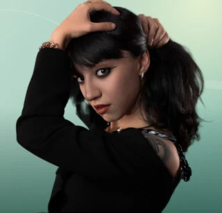 Profilfoto von Ezgi aus Paderborn. Berufswunsch: Model und Musiker/in. Branche: Design, Musik, Tanz, Schauspiel.