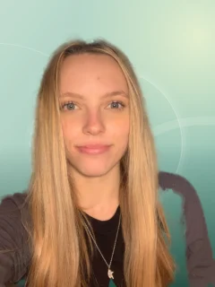 Profilfoto von Finnja aus Kaisersbach. Berufswunsch: Garderobenhilfe. Branche: Events, Messen, Promotion.