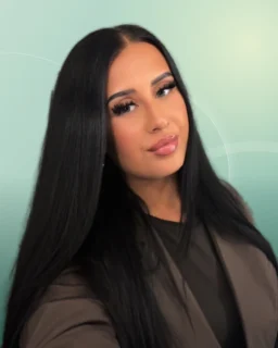 Profilfoto von Laura aus Rottweil. Berufswunsch: Fahrer/in und Lieferfahrer/in. Branche: Bildung, Pädagogik und Design, Musik, Tanz, Schauspiel.