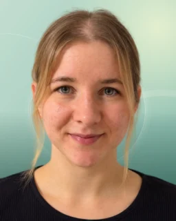 Profilfoto von Emily aus Uelzen. Berufswunsch: Kaufmann/-frau – Büromanagement und Fachmann/-frau – Bürokommunikation. Branche: Kundenservice und Logistik, Transport, Verkehr.