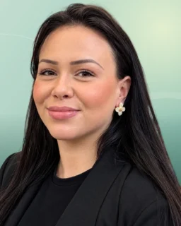 Profilfoto von Alexandra aus Offenbach am Main. Berufswunsch: Verkäufer/in und Warenverräumer/in. Branche: Kundenservice und Reinigung, Facility Management.