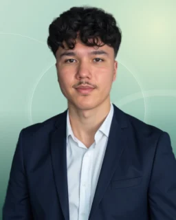 Profilfoto von Alireza aus Pforzheim. Berufswunsch: 3D-Designer/in und Verkäufer/in. Branche: Gastronomie, Hotellerie, Tourismus und Produktion, Fertigung.