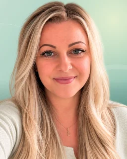 Profilfoto von Sabrina aus Rösrath. Berufswunsch: Kaufmann/-frau – Büromanagement. Branche: Bildung, Pädagogik und Haushalt, Babysitting.