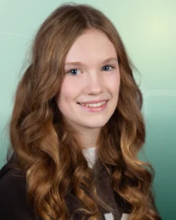 Profilfoto von Emily aus Moers. Berufswunsch: Fachverkäufer/in und Verkäufer/in. Branche: Gastronomie, Hotellerie, Tourismus und Kundenservice.