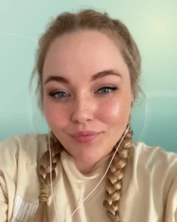 Profilfoto von Martina aus Duisburg. Berufswunsch: Kundenberater/in und Kundenbetreuer/in. Branche: Kundenservice.