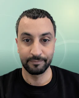 Profilfoto von Younes aus Marburg. Berufswunsch: Bürohelfer/in und Kaufmann/-frau – Büromanagement. Branche: Bauwesen, Architektur und Kundenservice.