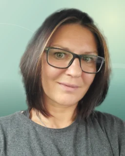 Profilfoto von Violetta aus Barsinghausen. Berufswunsch: Auftragsabwickler/in. Branche: Lebensmittel, Getränke und Logistik, Transport, Verkehr.