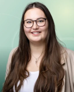 Profilfoto von Felicia aus Hameln. Berufswunsch: Bürohelfer/in. Branche: Bauwesen, Architektur und Beratung, Consulting.