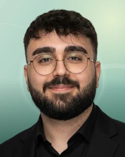 Profilfoto von Ozan aus Gießen. Berufswunsch: Informatiker/in. Branche: Elektronik und Finanzen, Buchhaltung.