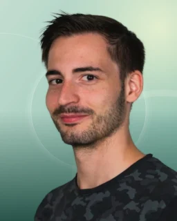 Profilfoto von Dustin aus Fulda. Berufswunsch: Fachkraft – Kurier-, Express- und Postdienstleistungen und Fahrer/in. Branche: Logistik, Transport, Verkehr und Management.