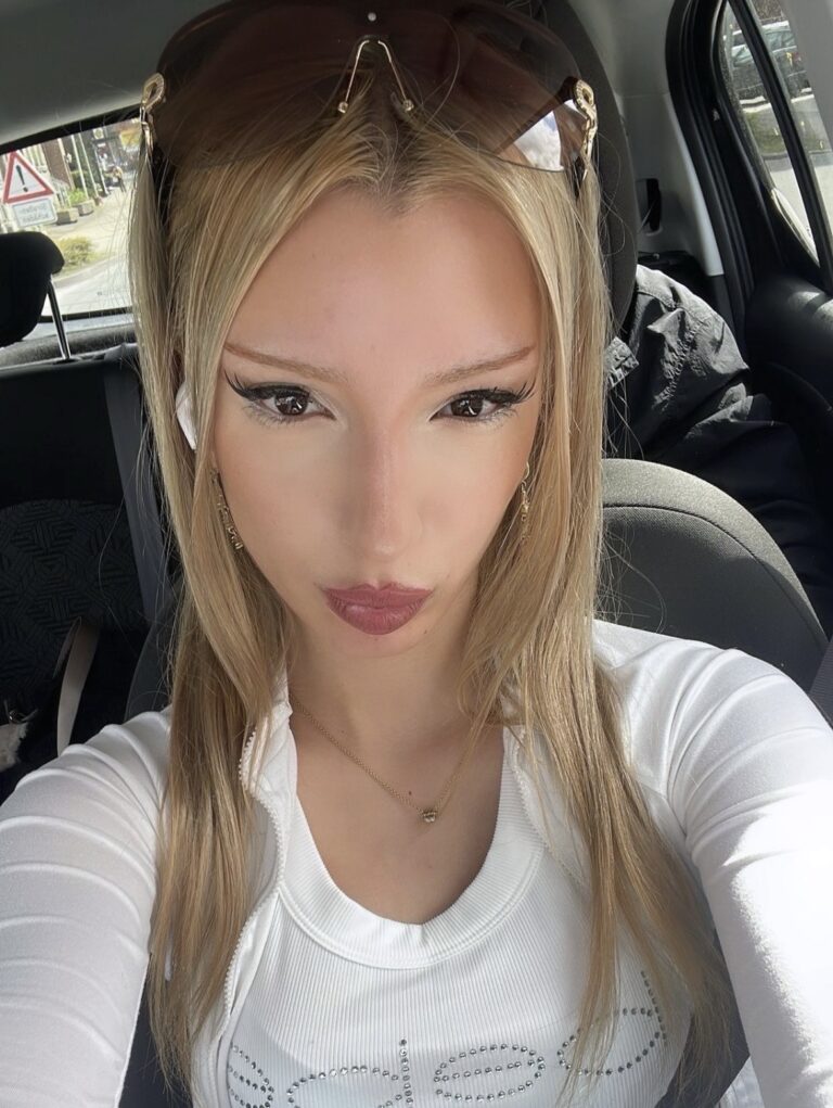 Profilbild von Amine